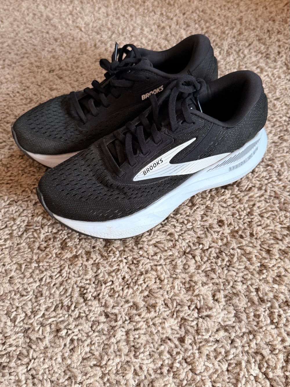 Women’s Brooks Adrenaline GTS 24 Running Shoes